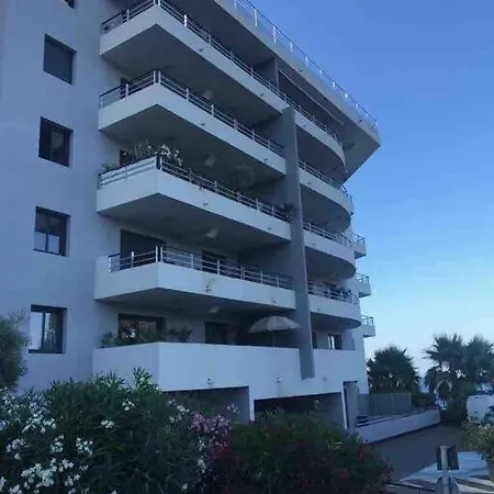 Bastia, Face A La , 100 M Apartman *